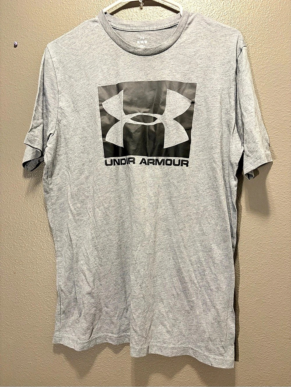 Under Armour Mens Medium Gray Loose Performance Graphic T-Shirt Gym Top M